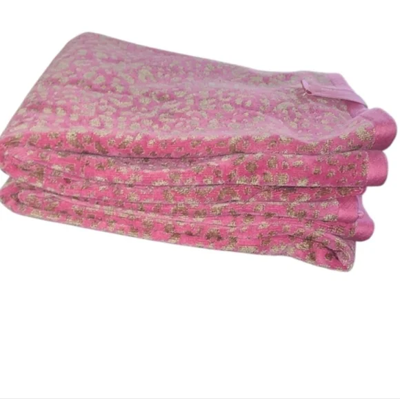 Juicy Couture Pink Leopard Print Hand Towel - 16x26 - Picture 4 of 4